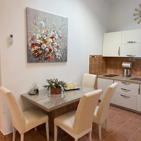 Apartment Beach マカルスカ